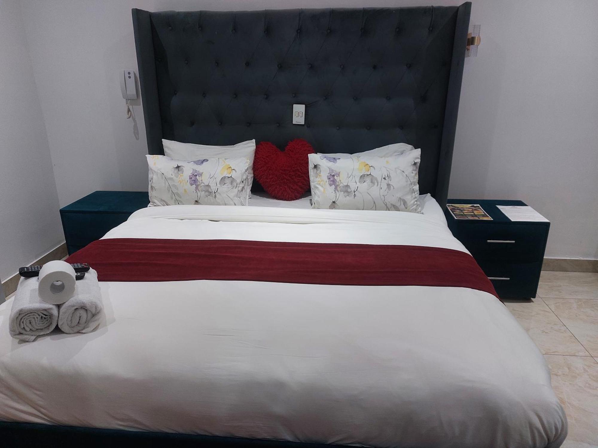 Gold Crown International Hotel ヨハネスブルグ エクステリア 写真