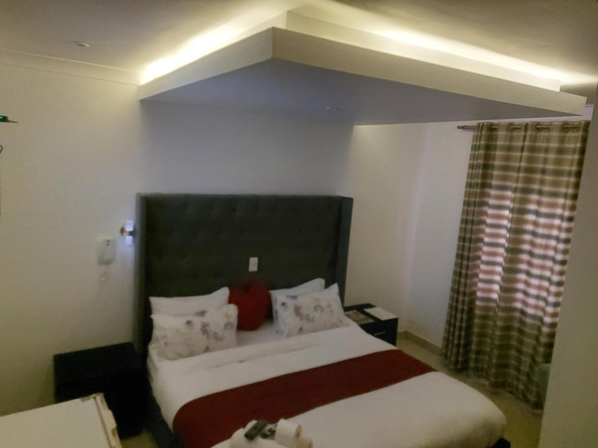 Gold Crown International Hotel ヨハネスブルグ エクステリア 写真